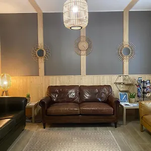 https://bohobos-hostel.fr-provencehotel.com